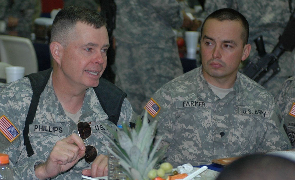 Aviation Generals Visit 25th Combat Aviation Brigade