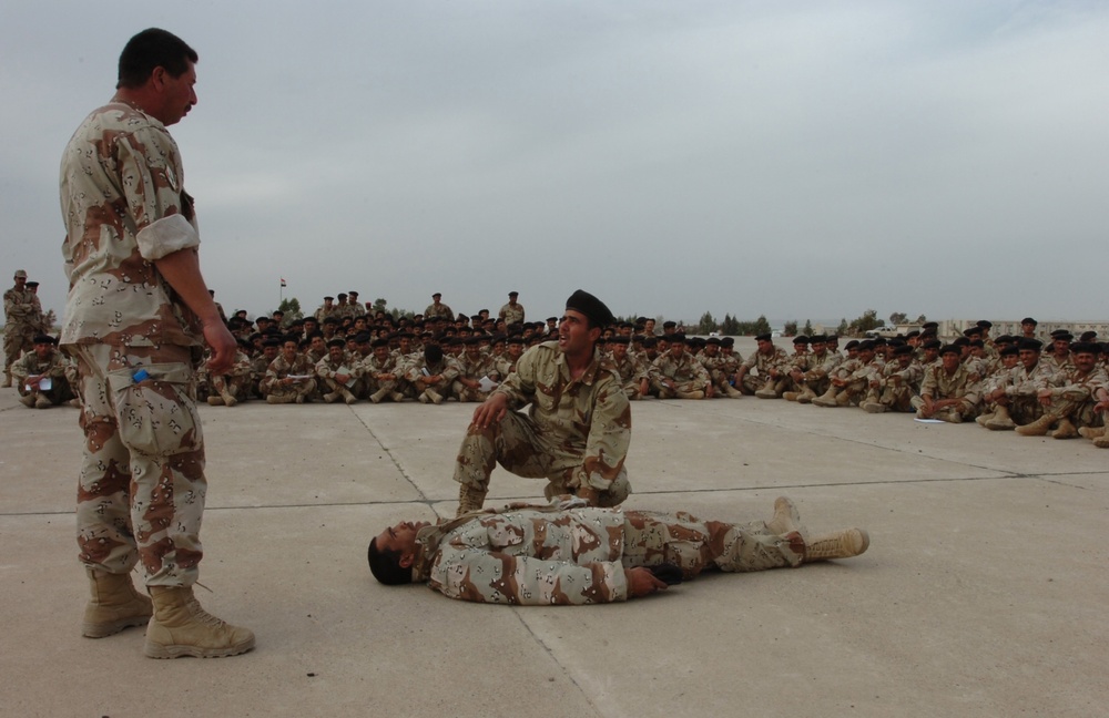 First Aid Emphasized During Iraqi Army Basic Training