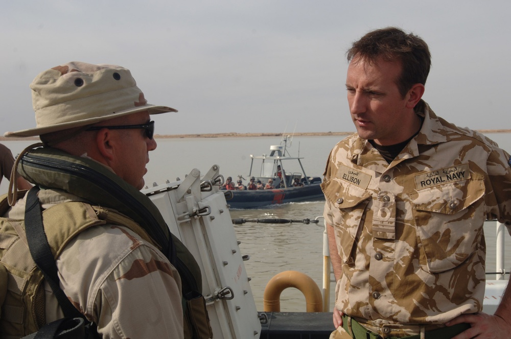 Iraqi Marines Participate in Boarding Exercise