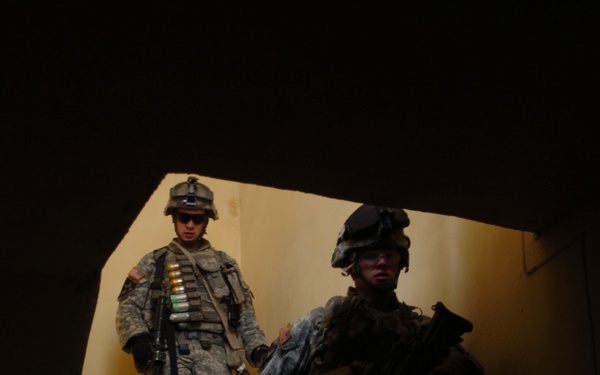 Strykers Enter Baqubah