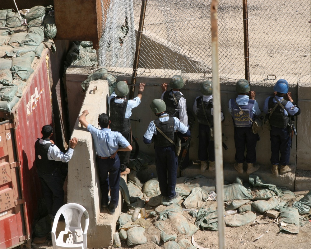 Locals Demonstrate at Iraqi police Security Station