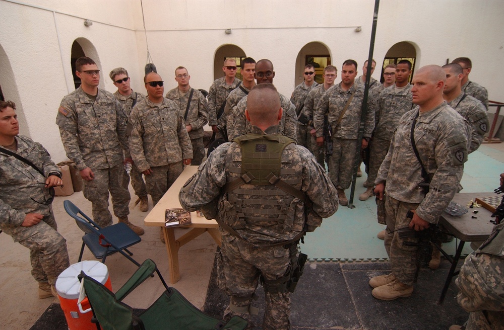 3-509th Airborne commander visit his command