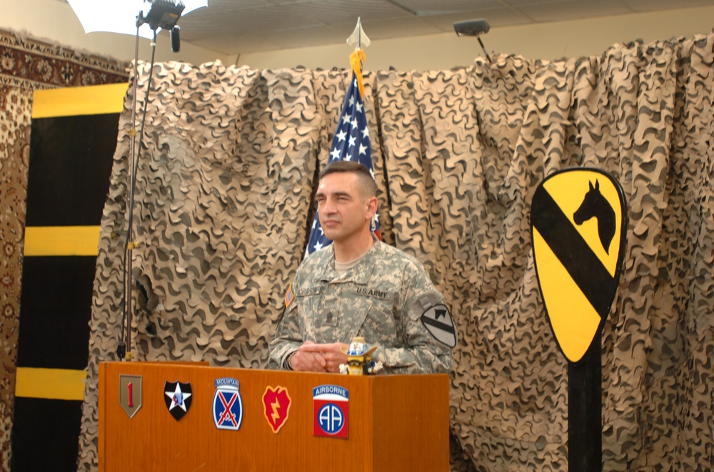 Division CSM Conducts Live Town Hall Meeting