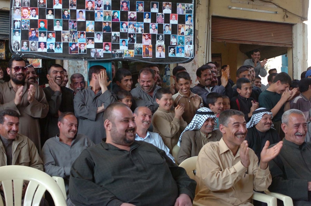 'Grey Wolf' commander visits people of Kharnabat