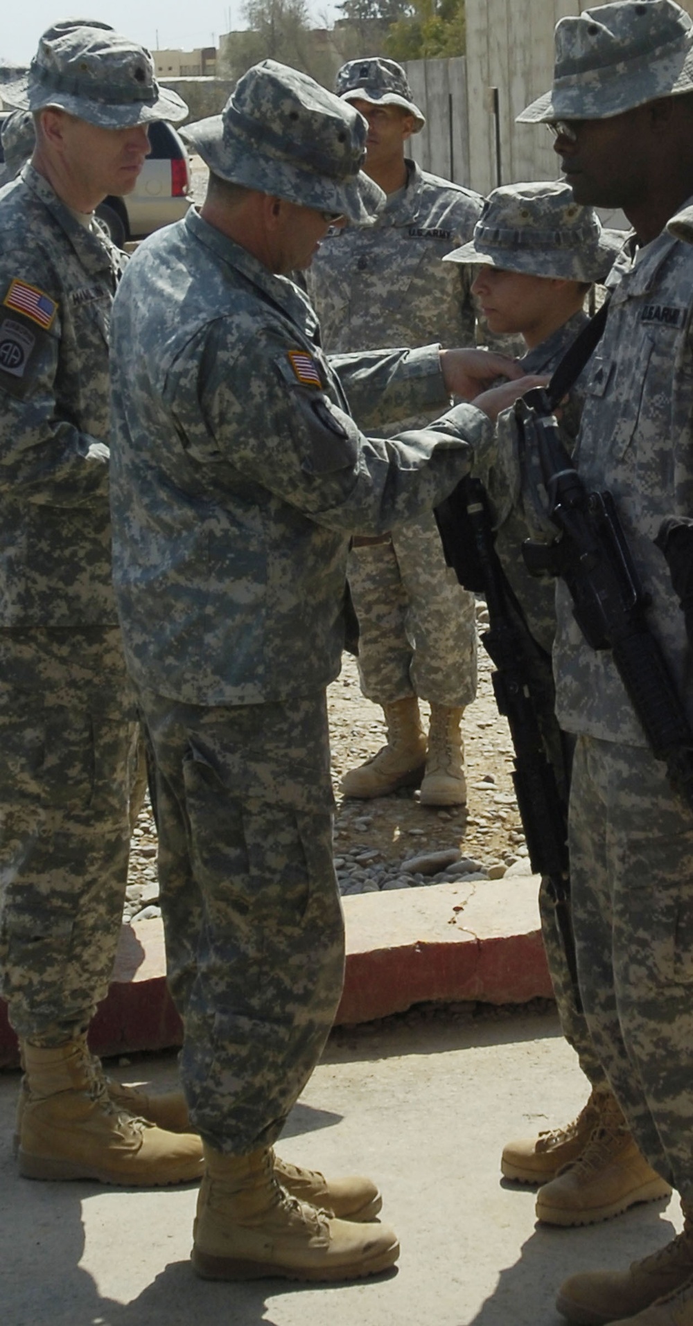 Paratroopers receive combat awards