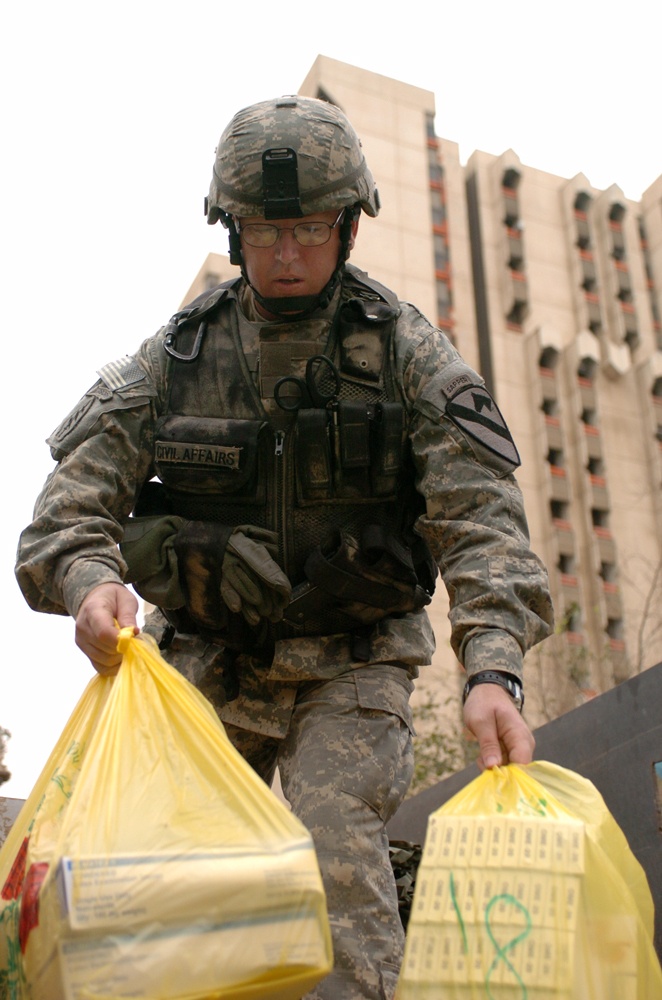 Black Jack Performs Medical Mission on Baghdad's Haifa Street