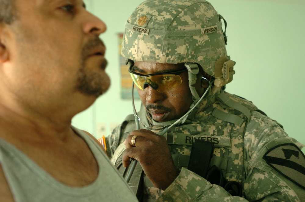 Black Jack Performs Medical Mission on Baghdad's Haifa Street