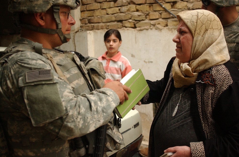 U.S., Iraqi troops cordon and search Ghazaliya