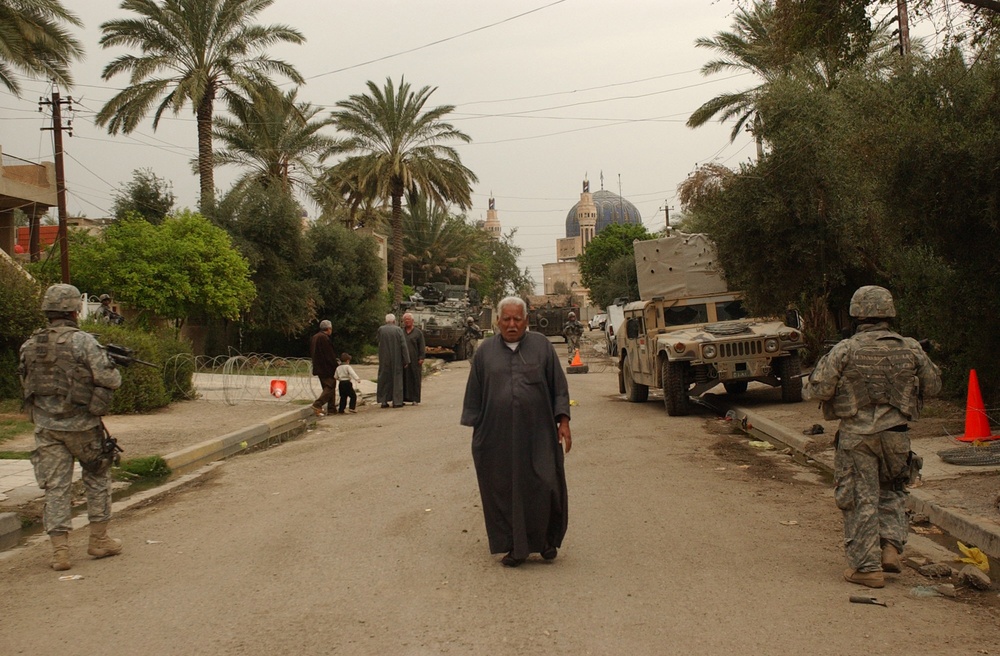 U.S., Iraqi troops cordon and search Ghazaliya