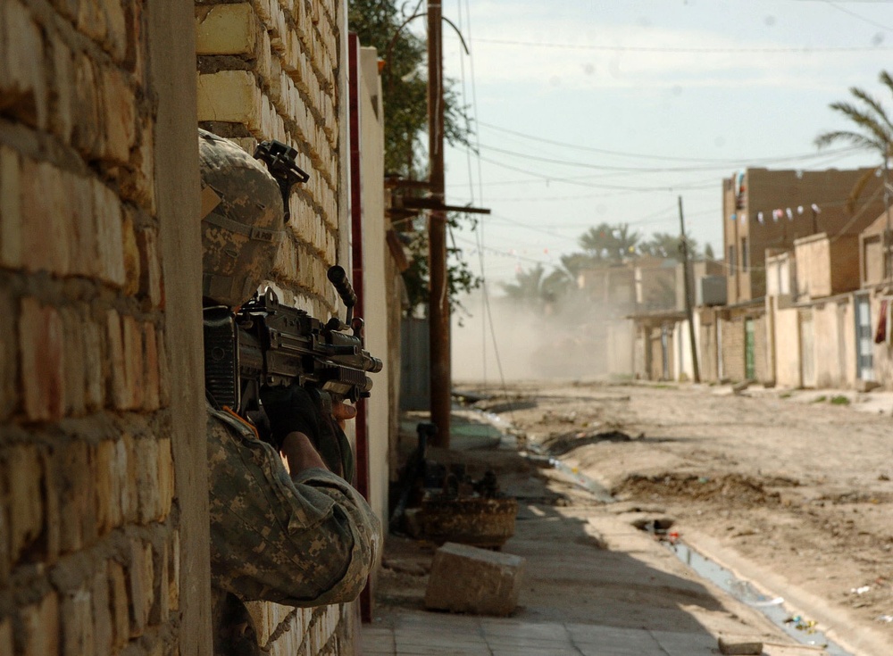 Cavalry Soldiers engage insurgents in Baqubah