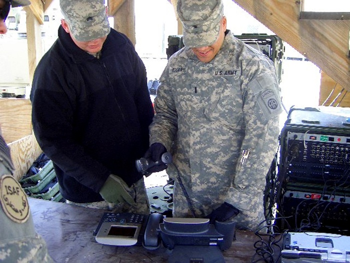 122nd Aviation Support Battalion signal team conducts test to improve tacti