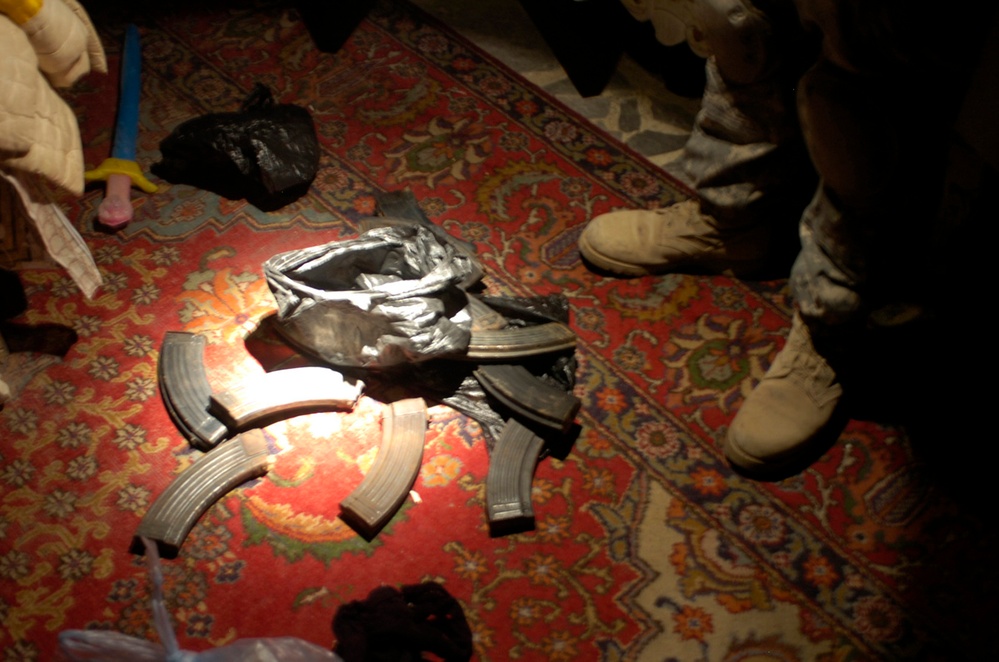 Iraqi, Stryker units crack down on Ghazaliyah security