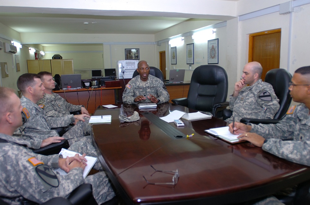 Soldiers discuss deployment, morale issues