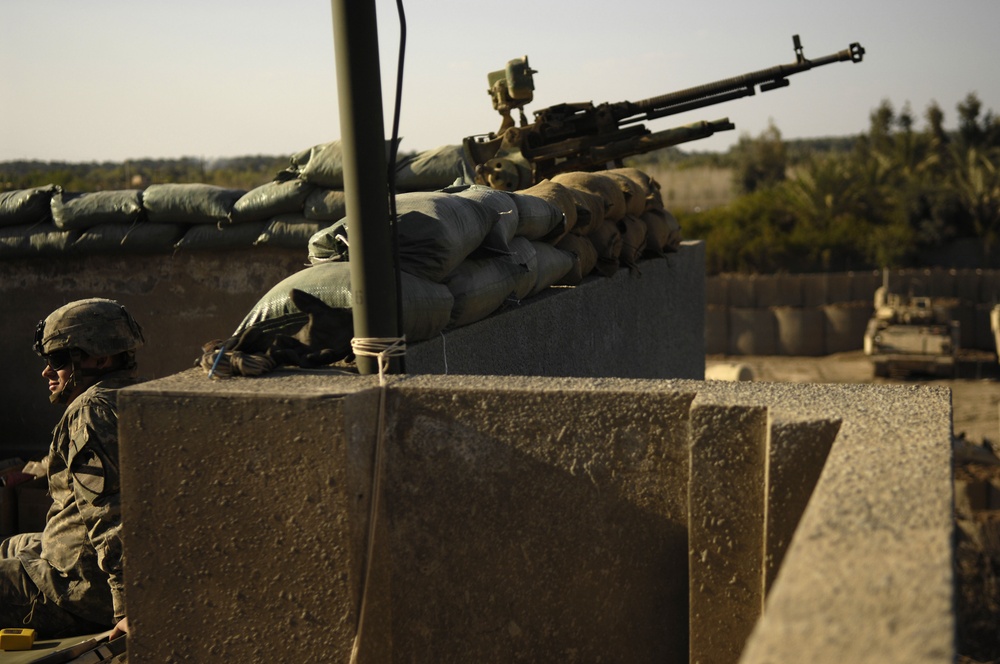 6th Squadron, 9th U.S. Cavalry Soldiers patrol, build in Shakarat