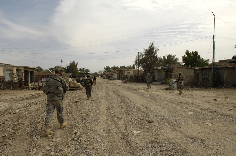 6th Squadron, 9th U.S. Cavalry Soldiers patrol, build in Shakarat