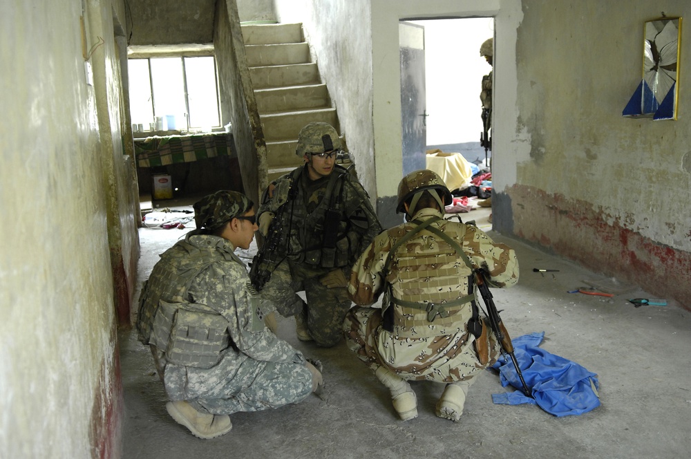 6th Squadron, 9th U.S. Cavalry Soldiers patrol, build in Shakarat