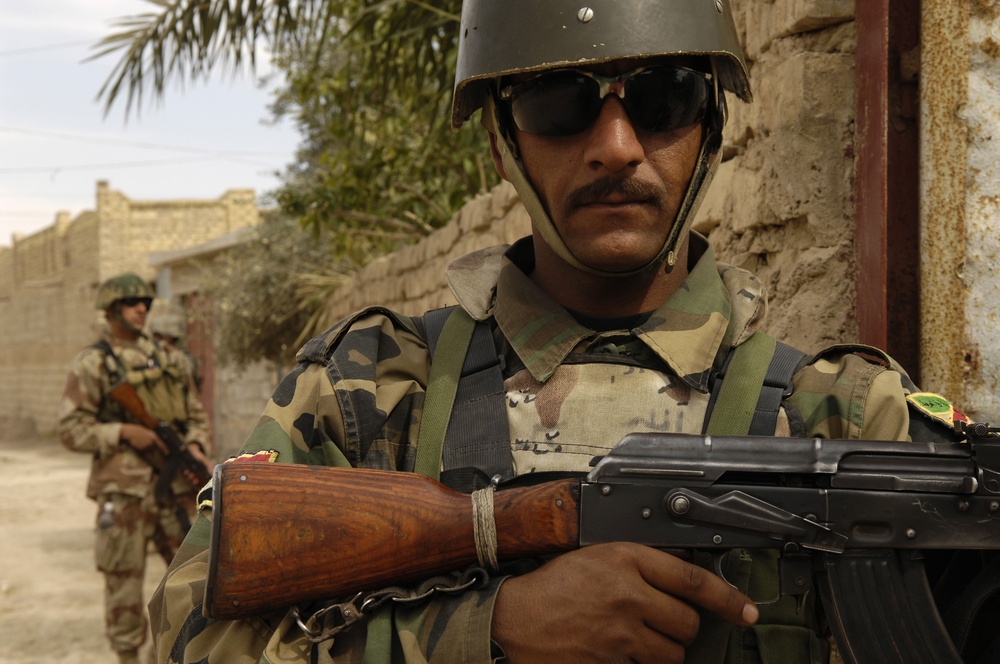 6th Squadron, 9th U.S. Cavalry Soldiers patrol, build in Shakarat