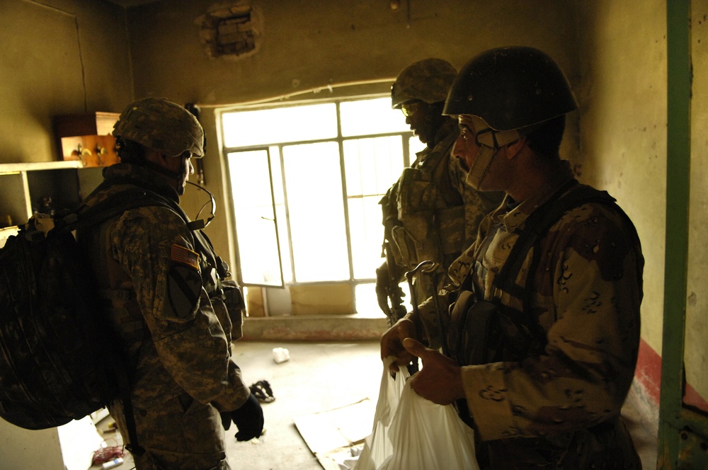 6th Squadron, 9th U.S. Cavalry Soldiers patrol, build in Shakarat