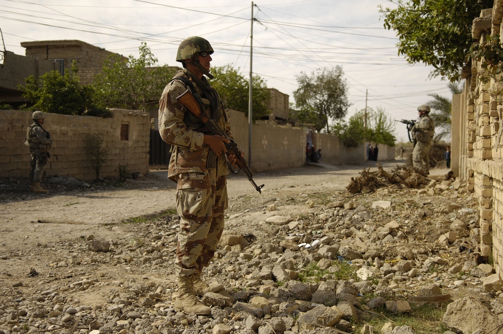 6th Squadron, 9th U.S. Cavalry Soldiers patrol, build in Shakarat