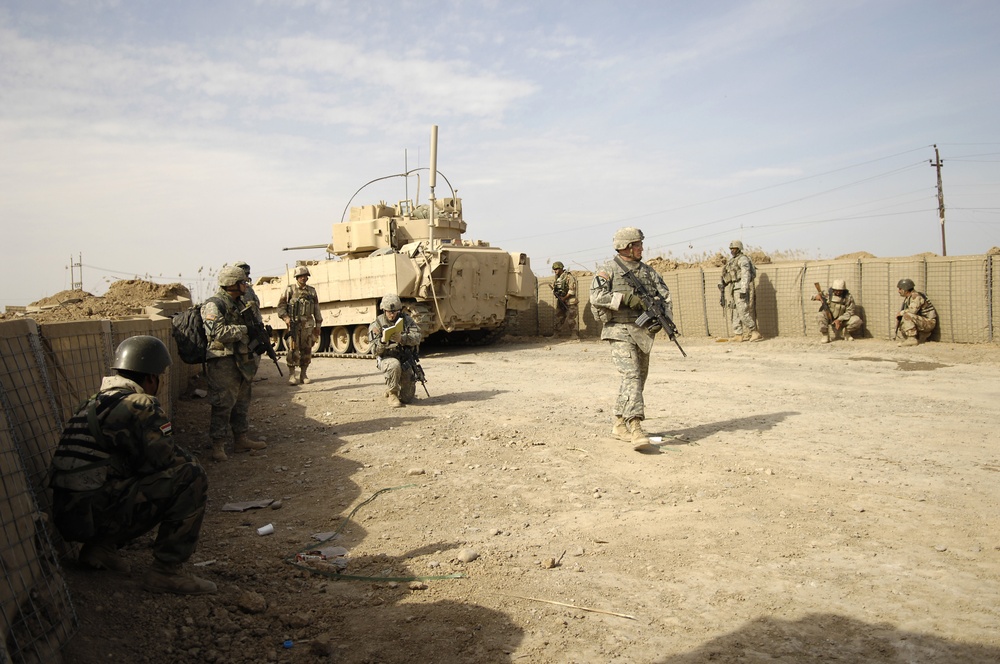 6th Squadron, 9th U.S. Cavalry Soldiers patrol, build in Shakarat