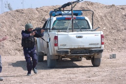 Baqubah police participate in training, with 'attitude'
