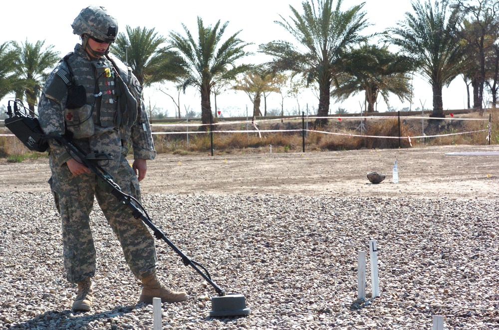 Diggin' Up Dirt - Course Teaches Troops Mine Detection