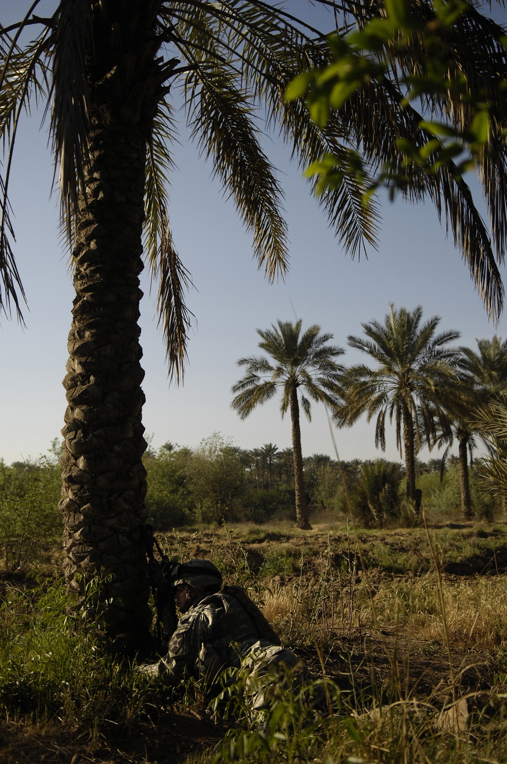 U.S. Soldiers, Iraqi police clear Palm Groves near Diyala River