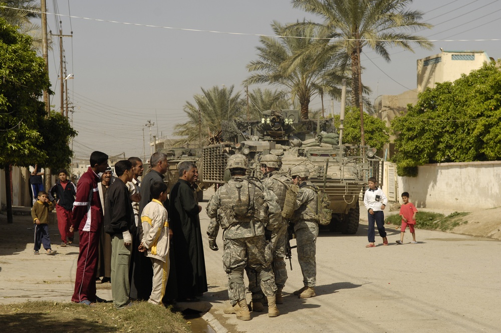 U.S. Soldiers, Iraqi police clear Palm Groves near Diyala River