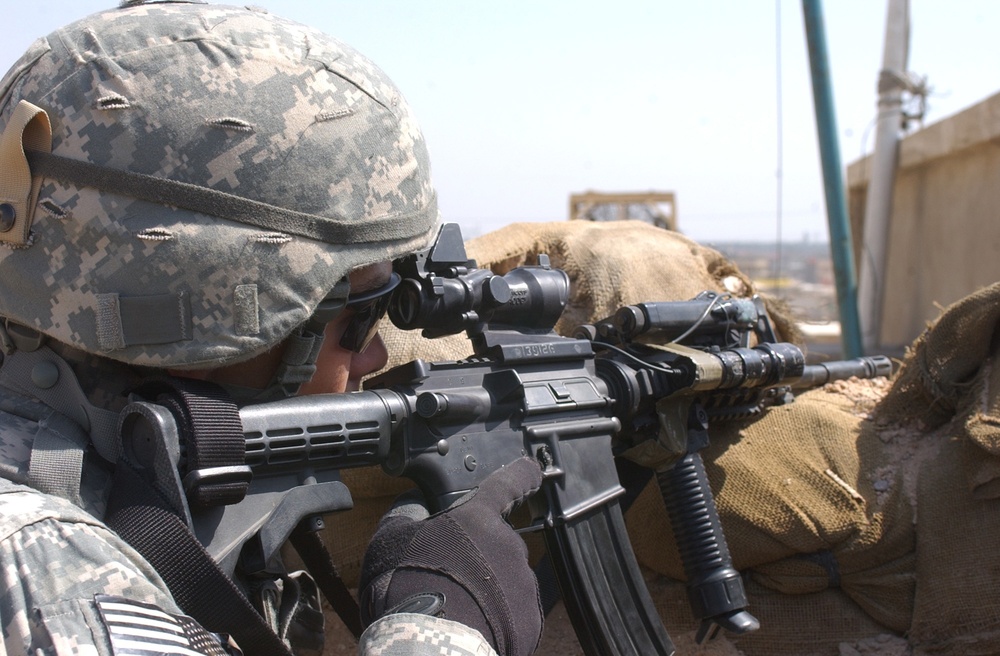 2-16th Infantry patrols Mashtal area of Baghdad