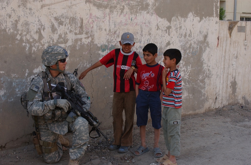 2-16th Infantry patrols Mashtal area of Baghdad