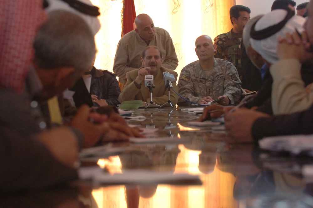 Multi-National Corps - Iraq meets with Iraqi leaders