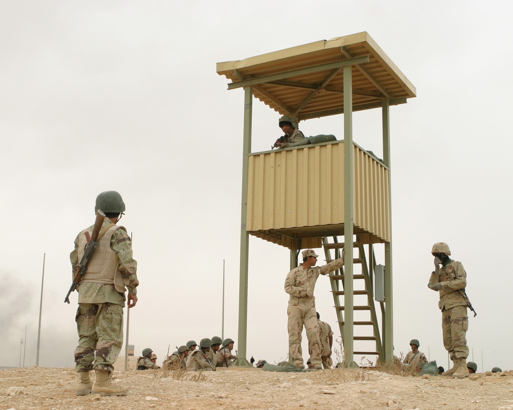 Iraqi soldiers train at Iraqi Army School of Infantry