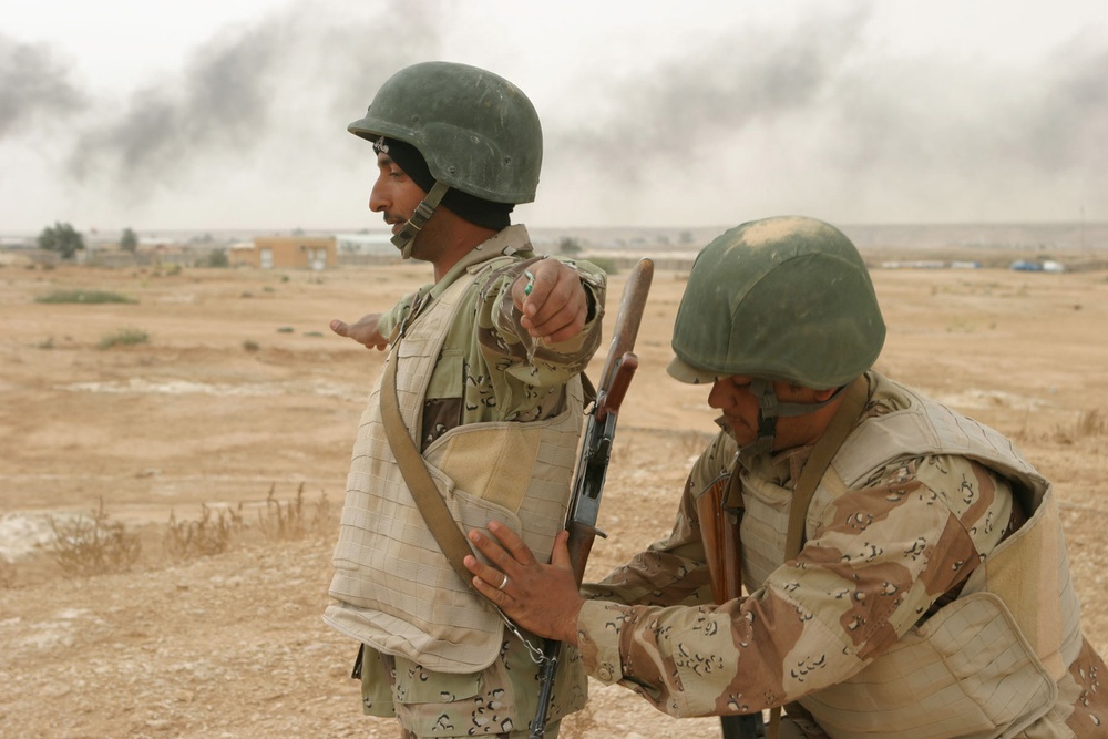 Iraqi soldiers train at Iraqi Army School of Infantry