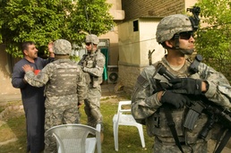 Paratroopers in Adhamiyah use brains over brawn