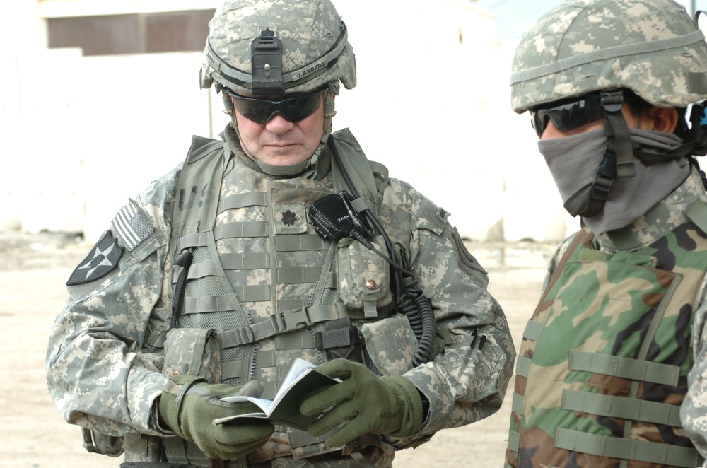 POETTs walk their beat, help secure Iraqi-Syrian border