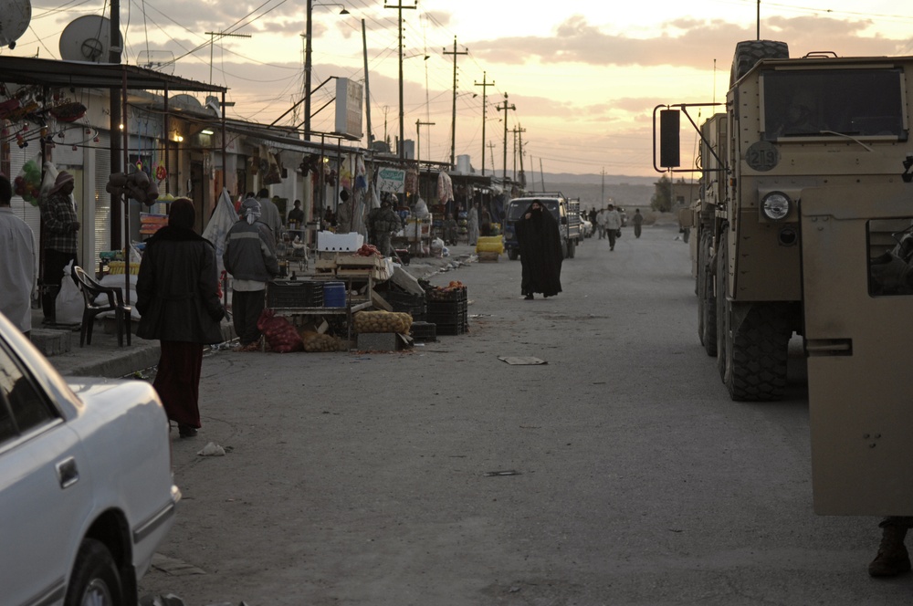 Soldiers re-supply Alzab