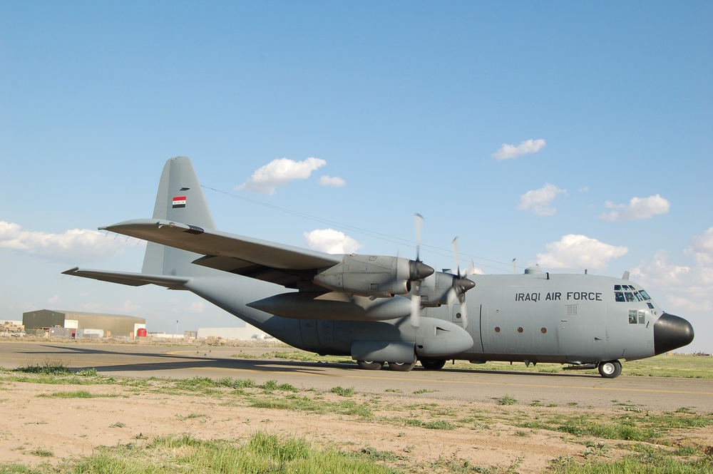 Iraqi Air Force delivers supplies to Tal Afar