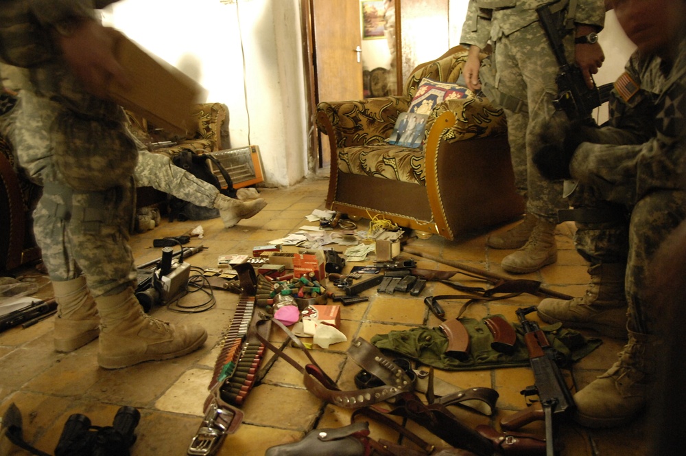 Stryker Soldiers Cordon and Search Old Baqubah