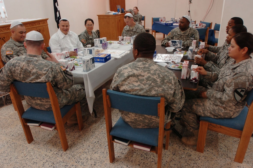 Messianic Jewish Chaplain shares Passover Seder with Everyone