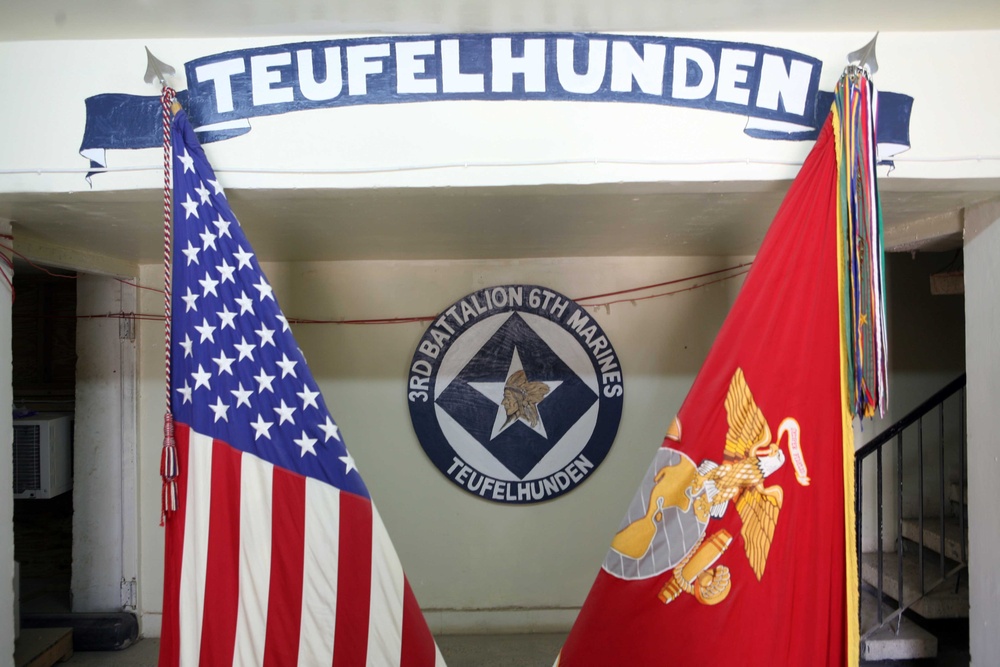 3/6 Marine builds morale one painting at a time