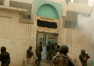 Stryker Soldiers clear Buhriz