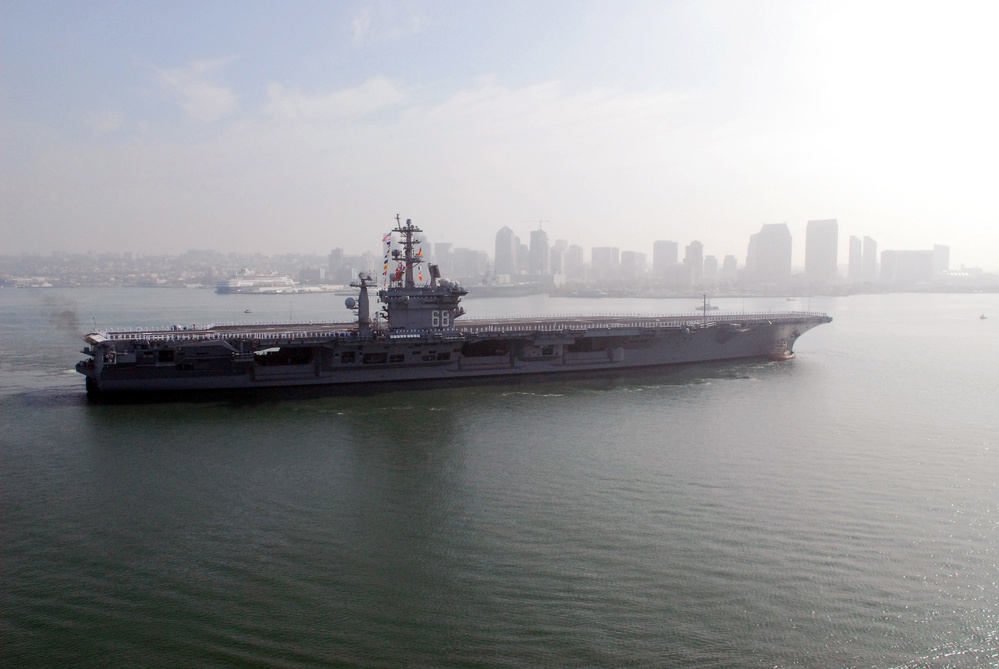 Nimitz departs for Persian Gulf