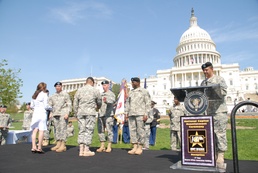 Reserve Re-enlists Soldiers at U.S. Capitol Ceremony