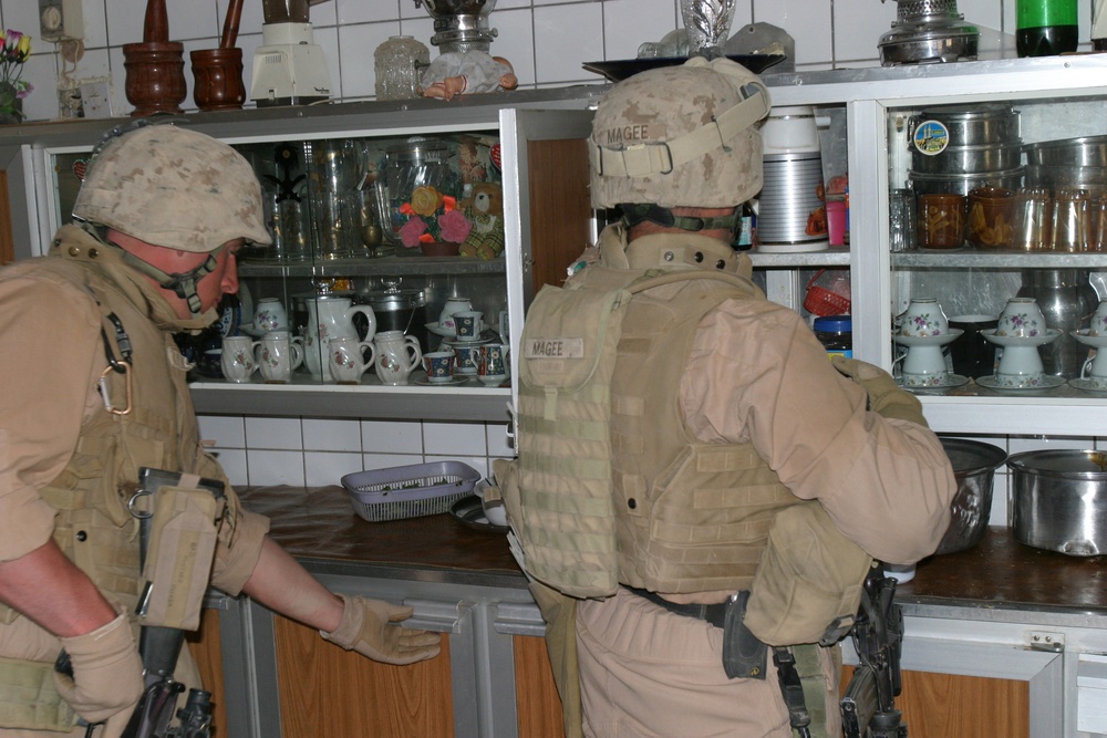 Marines Patrol Ar Rutbah