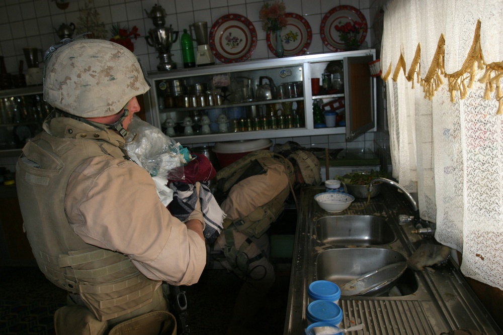 Marines Patrol Ar Rutbah