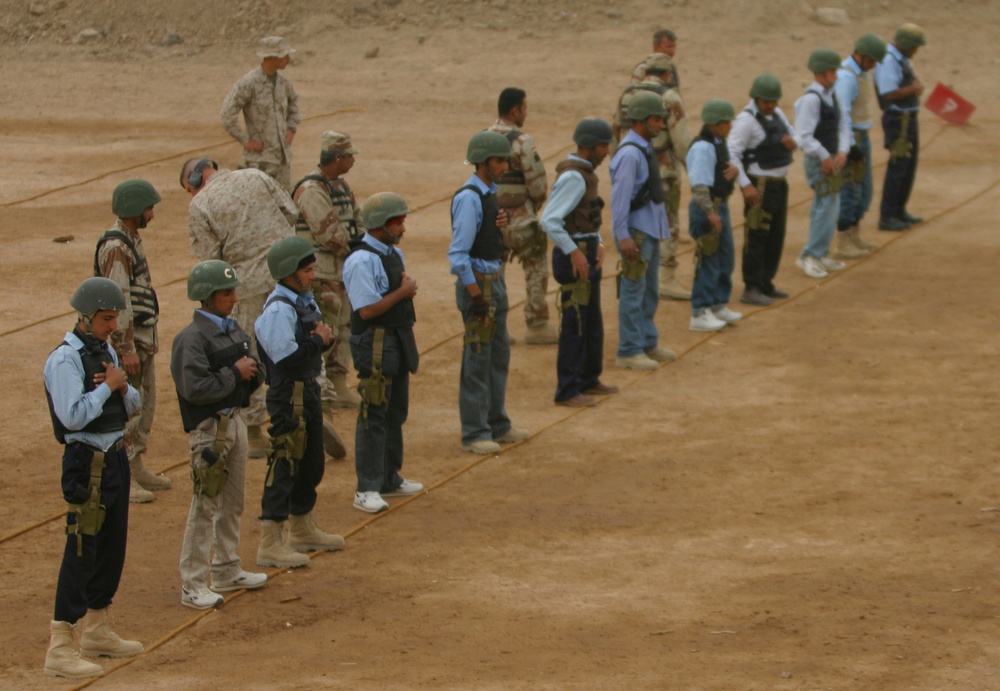 DVIDS - Images - Iraqi Basic Training [Image 2 of 11]