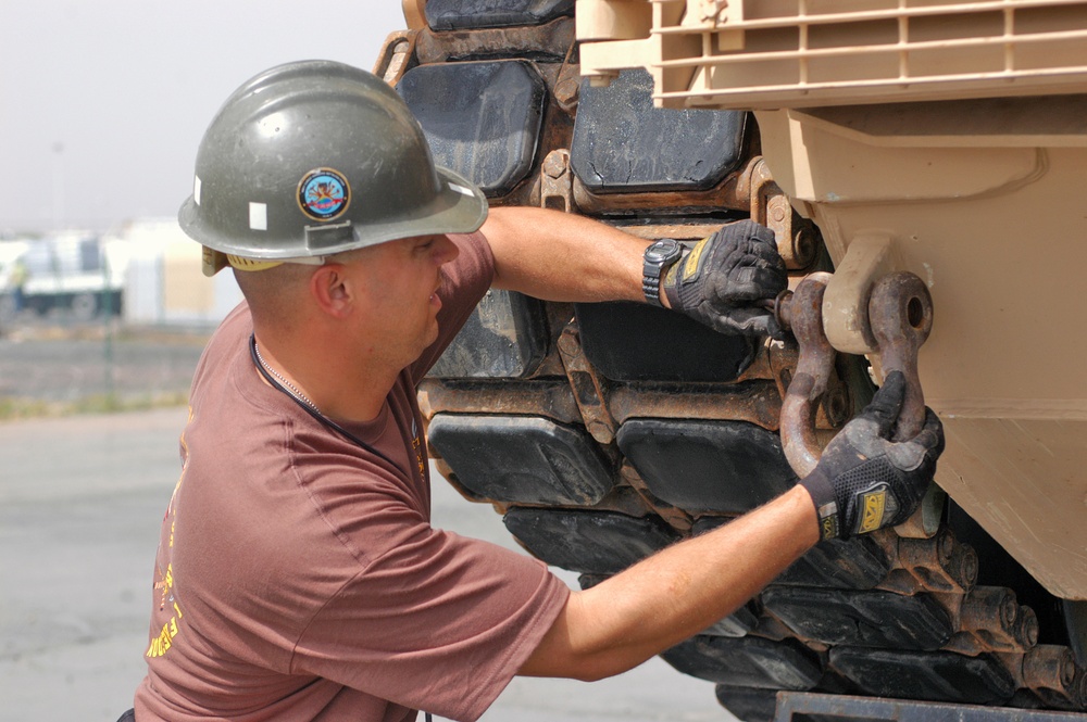 Homeward by sea: Kuwait-based Sailors help redeploy Marines