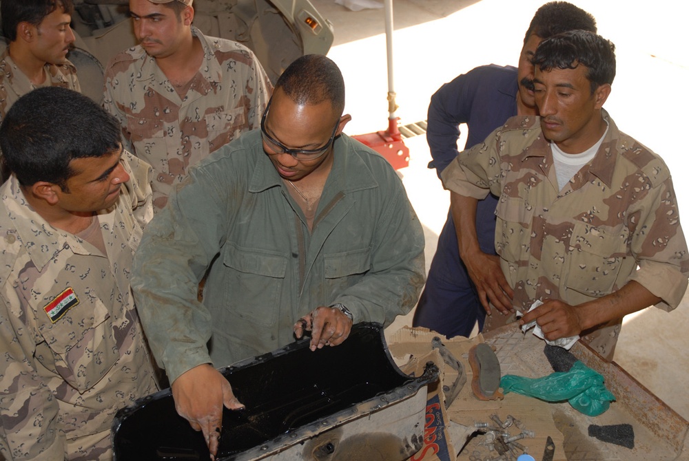 Supply, Maintenance Taught to Iraqi Army Troops