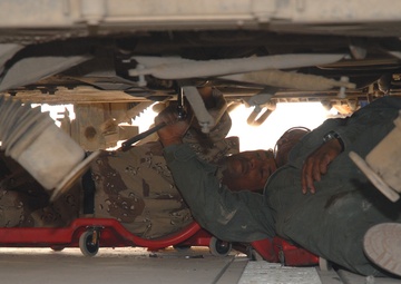Supply, Maintenance Taught to Iraqi Army Troops