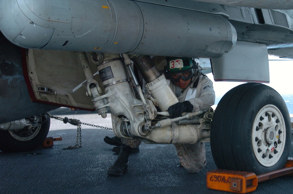 Flight ops on the USS Nimitz